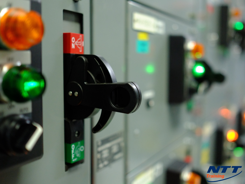 Retraining Workers in Electrical Safety: How Can I Give them a Refresher?